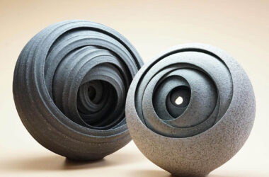 L'Univers en Argile : Les Sculptures Envoûtantes de Matthew Chambers